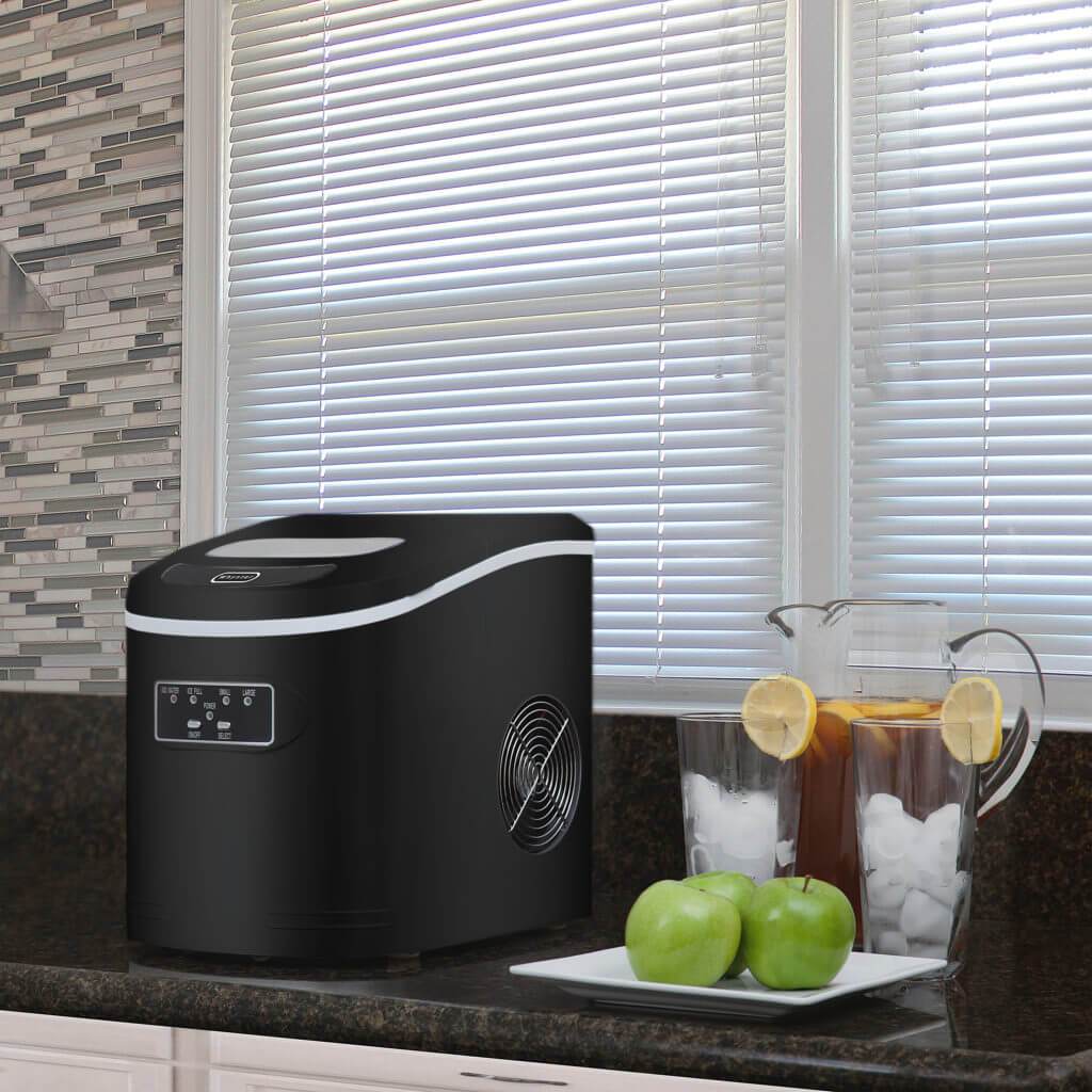 Whynter Compact Portable Ice Maker 27 lb capacity – Metallic Black IMC-270MB